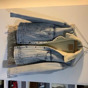 Levi’s premium Sherpa trucker jacket size S